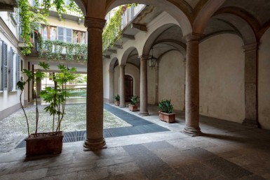 Portico con colonne - Ufficio via Morigi, 7 - Milano | COGERAM